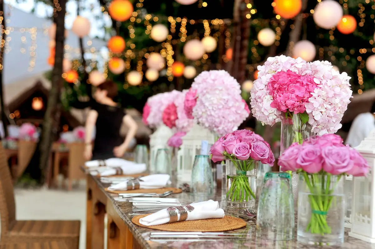 Les 10 erreurs à éviter pour un plan de table de mariage réussi
