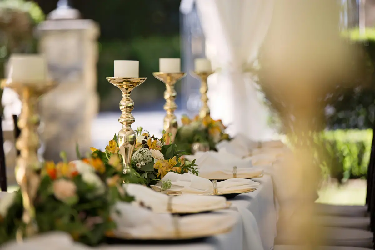 Plan de table pour un grand mariage de plus de 100 invités